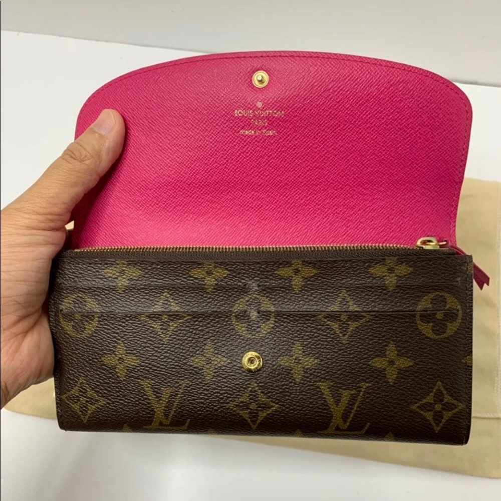 Louis Vuitton Emilie Wallet in Fuchsia Monogram